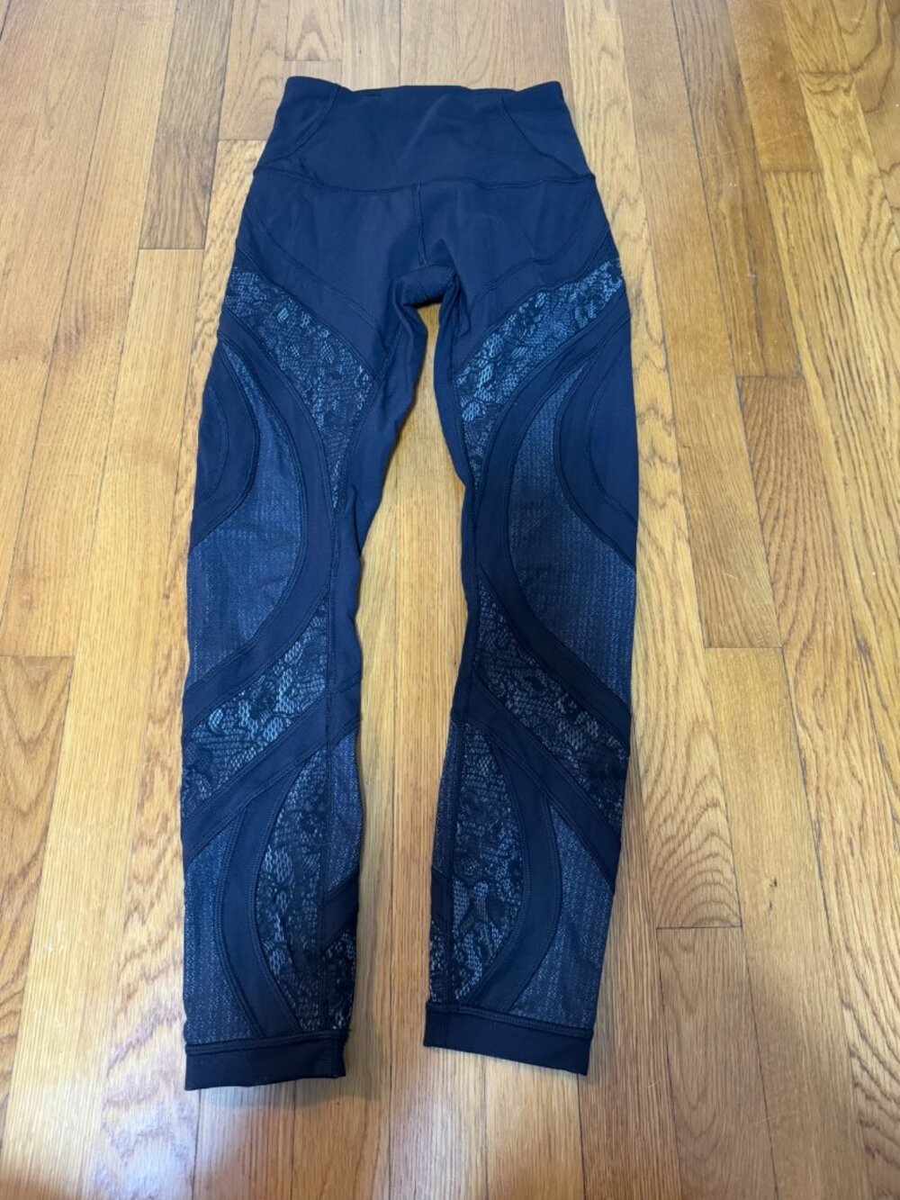 Lululemon Black Lace Wunder Under Tight, 25" - Size 4